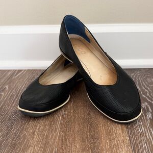Ecco Women's Black Perforated Leather Flats